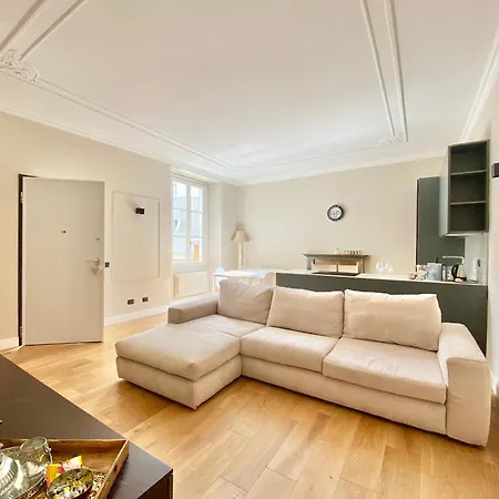 Apartment Vincent's Artwork Como